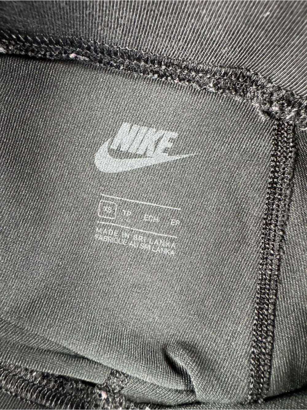 Nike Tight Fit Mid Rise Short Length Biker Shorts Women Black ‎ XS CZ8526-010